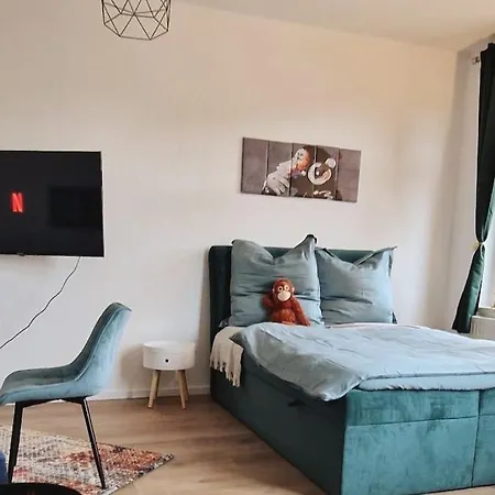 Monkey Magic Mansion 2 Bedroom Next To Tram And Lägenhet